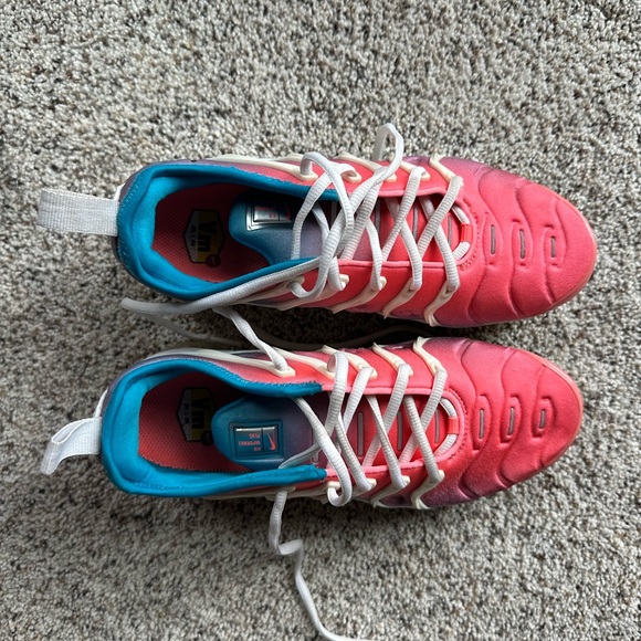 Nike Air Vapormax Plus EUC - Picture 2 of 3